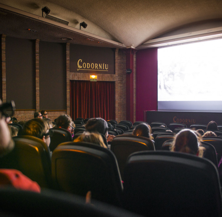 SALA-AUDIOVISUAL-2.jpg